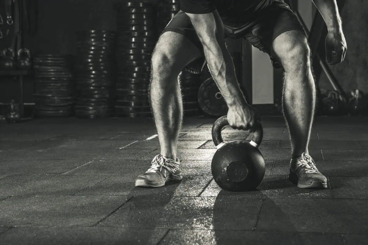 Lifting Weights -OR- Cardio: Which Is More Effective At Losing Fat?